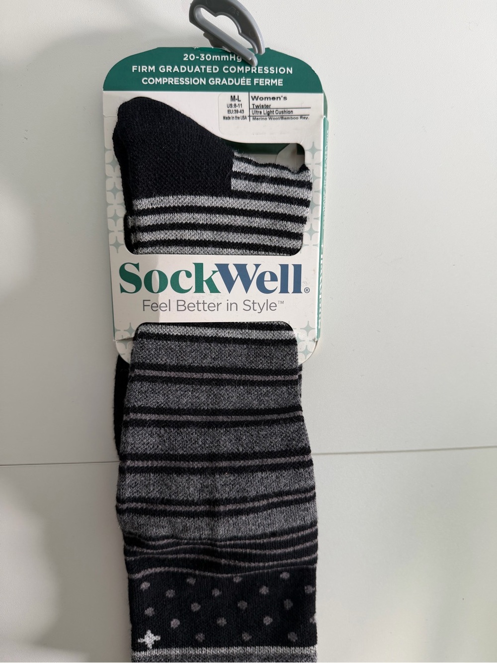NEW Sockwell Twister 20-30 mmHg Compression Socks Women M/L Black Gray Merino